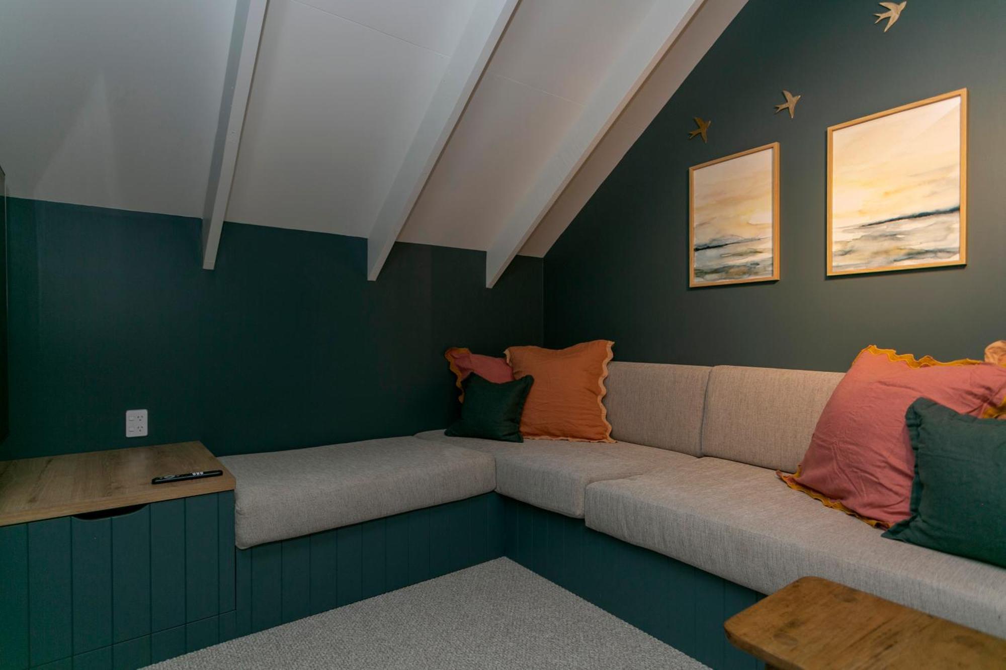 The Quarters Lodge