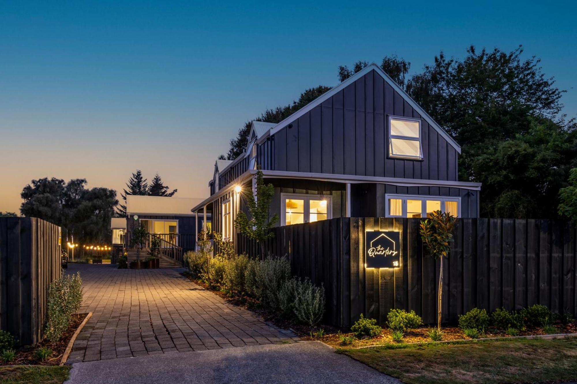The Quarters Lodge