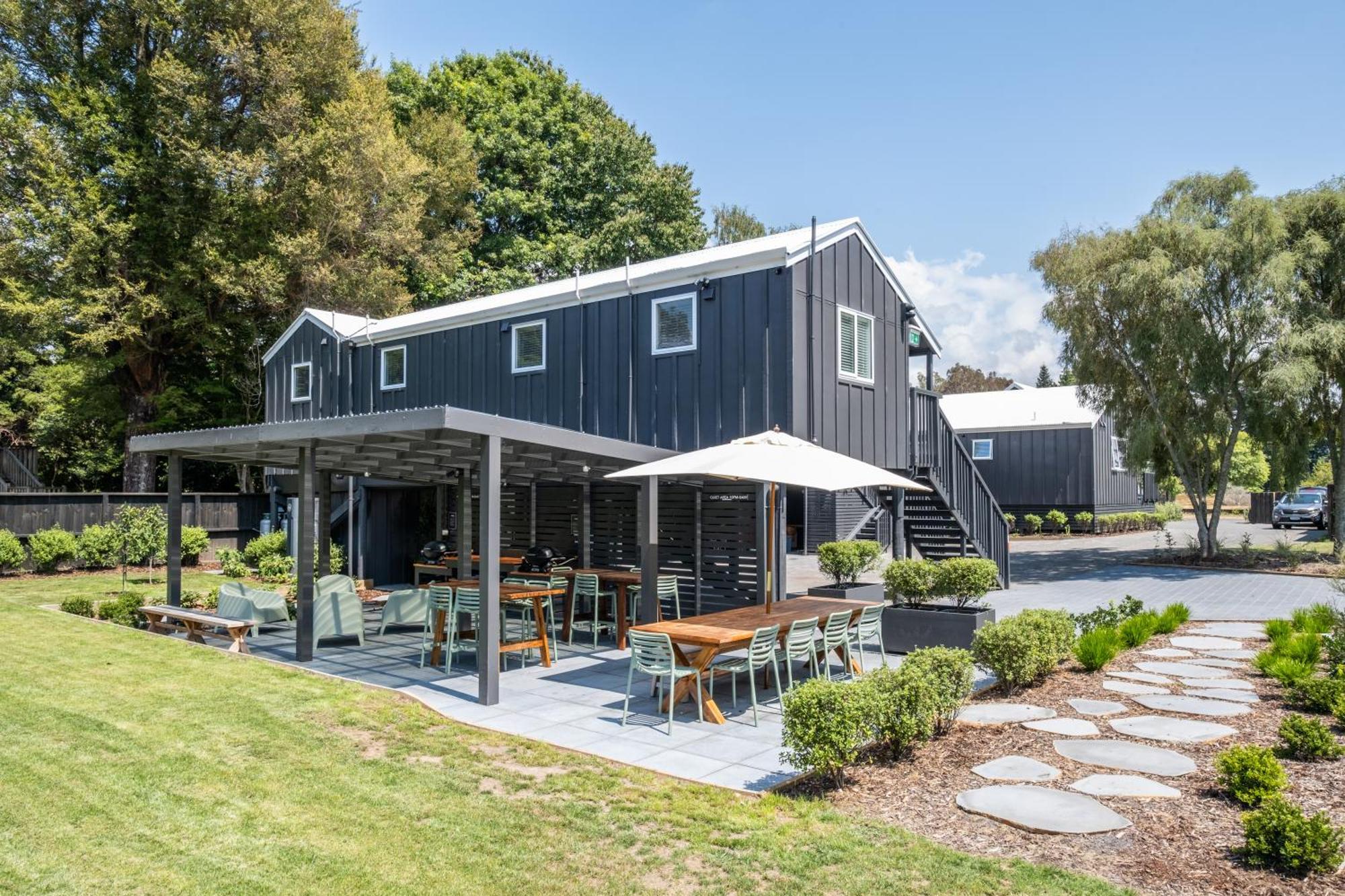 The Quarters Lodge *
